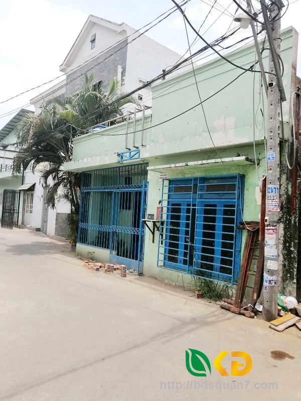 Bán nhà cũ tiện xây mới hẻm xe hơi 1041 Trần Xuân Soạn quận 7.